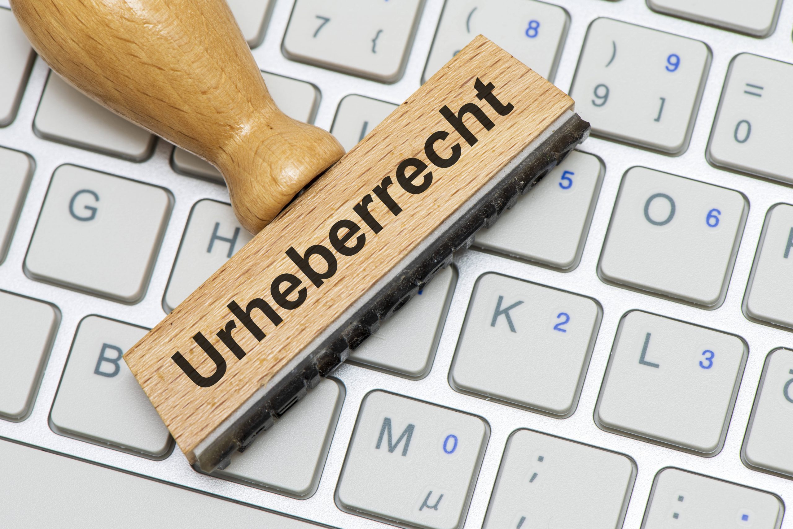 Vorsicht bei Bildverwendung auf Webseiten, in Newslettern und Sozialen Medien