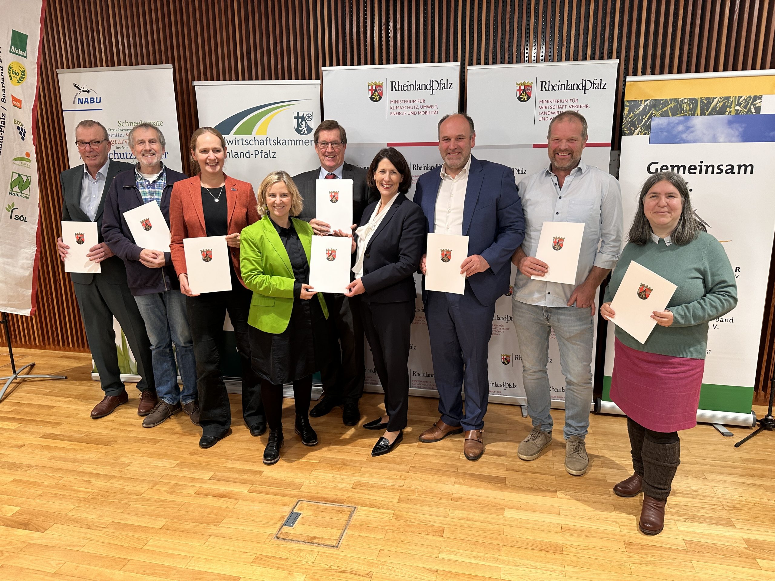 Verbände und Verwaltung unterzeichnen Kooperationsabkommen zum Schulterschluss Artenvielfalt