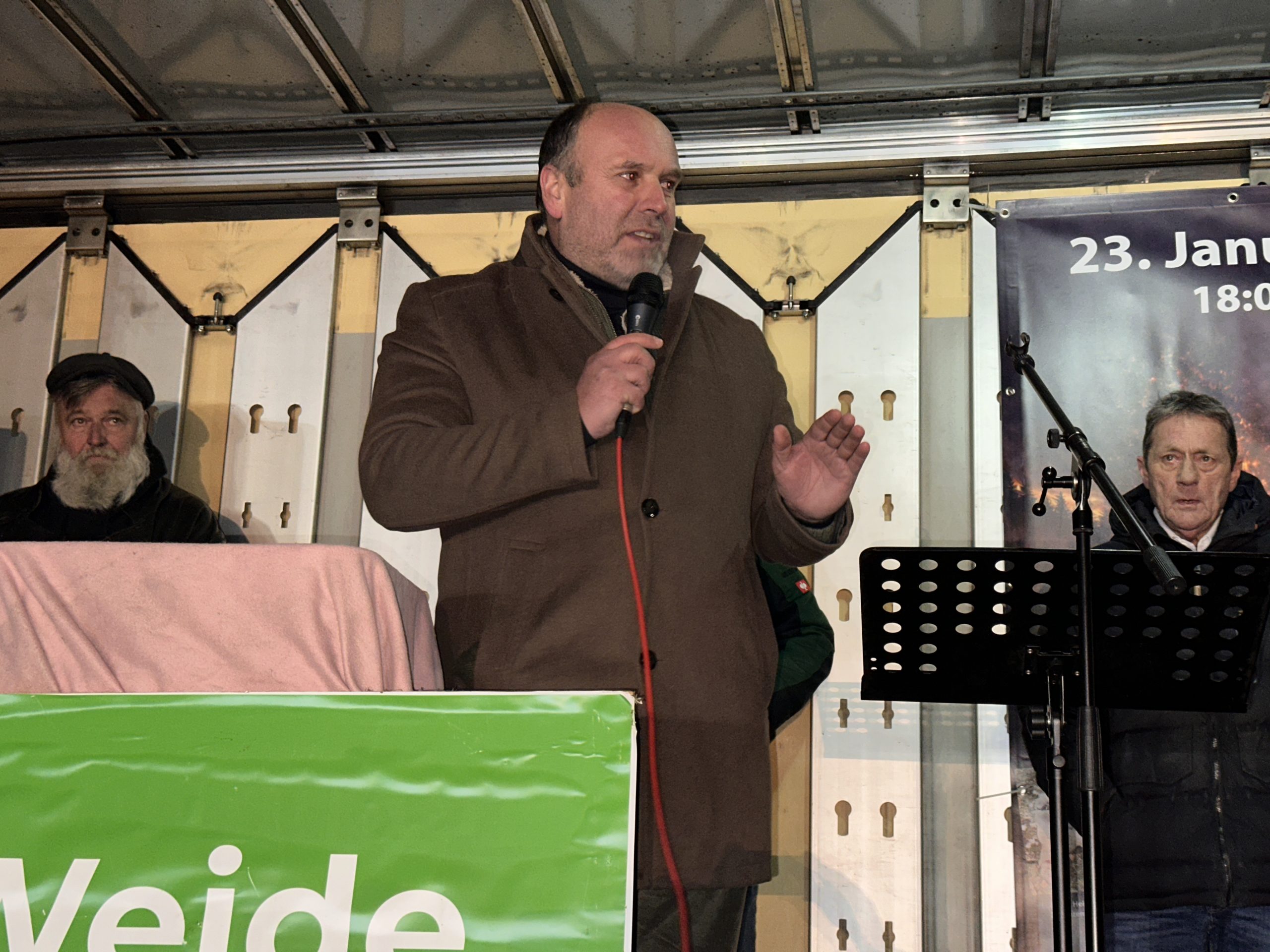 Mahnfeuer in Rehe – Weidetierhalter fordern endlich ein wirksames Wolfsmanagement!